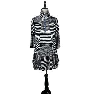 IC BY CONNIE K Striped Knit DRESS M Lagenlook Pockets Zipper Artsy Funky Shift